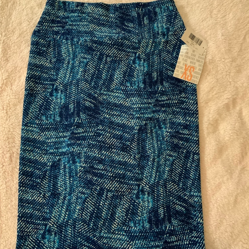 XS - LuLaRoe Cassie Skirt